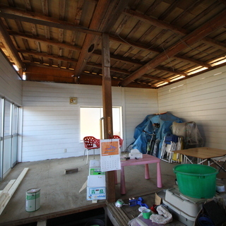 埼玉県飯能市小岩井　50㎡の丸太小屋付き　269㎡の雑種地　眺望良好　駐車スペース２台　清流徒歩5分 - 不動産