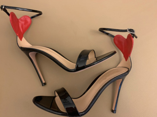 ジャンヴィトロッシのハイヒールサンダル