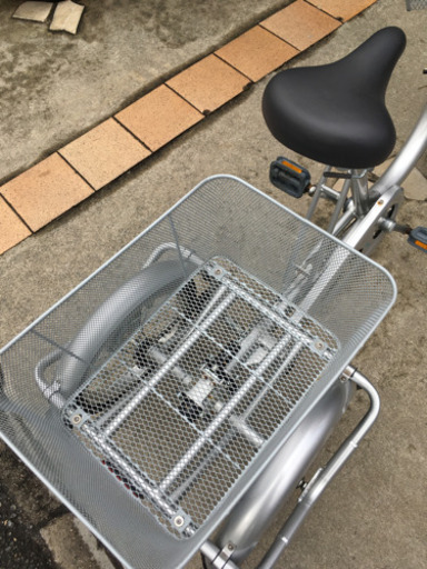 整備済　新古車　三輪車　シルバー