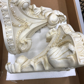 アンティーク風の台終了しました。の画像