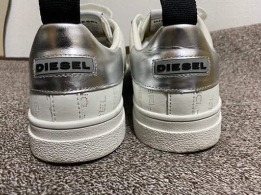 ディーゼル　スニーカー