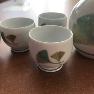 燗酒　とっくりとおちょこの画像