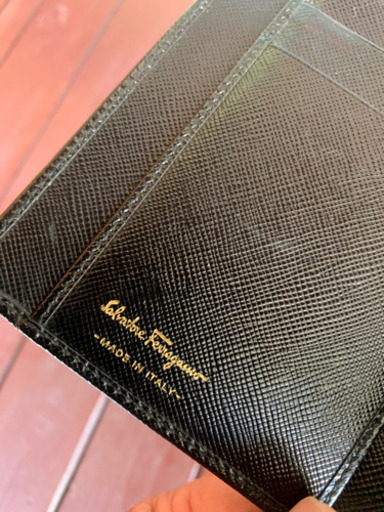 フェラガモ　新品？本物　長サイフ　黒