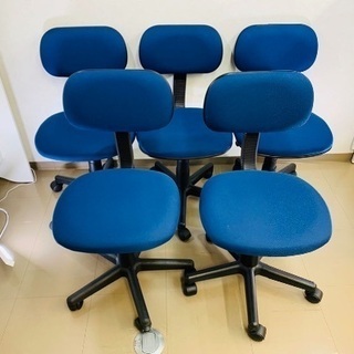 オフィスチェア　事務椅子　椅子　OAチェア　肘無し　ブルー　グレーもありますの画像