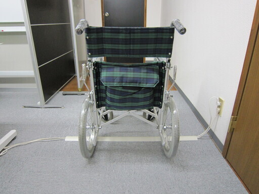 【中古】 車椅子　日進製(介助式)