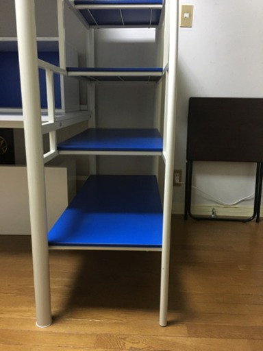綺麗なロフトベッド　