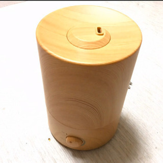【美品】小型加湿器　ウッドデザイン