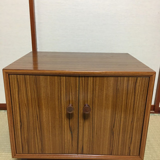 木製キャビネット