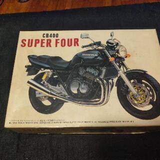 バイクのプラモデル　未完成品