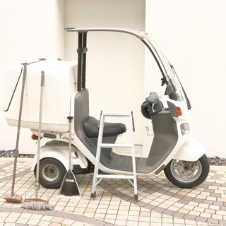 アパート巡回清掃〈月給30万円～、交通費別途支給、週休2日〉の画像