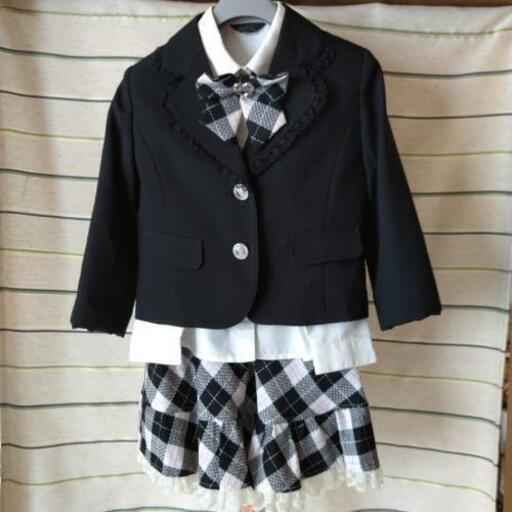 120女児スーツ