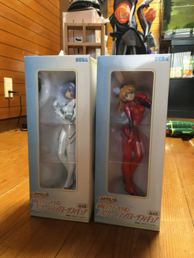 レイとアスカのフィギュア