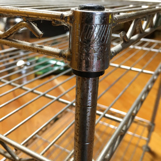 金属製のカゴ棚　そのままで引取って下さいの画像