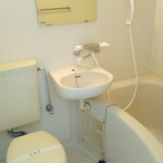【ドリームハウス中泉 部屋番号：205】中泉町の物件です。前家賃１ヶ月と無料です。初期費用安いです。リフォーム済で綺麗になってます。スーパーや飲食店も近くにあり、便利な立地条件です。 - 不動産