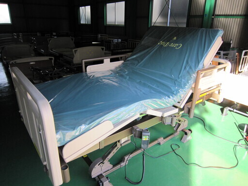 【中古】　介護ベッド　ウチエ製