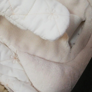 コンビ　電動ハイローチェアの画像