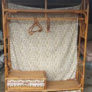 籐の衣紋掛け