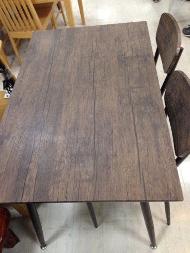 取りに来れる方限定！ダークブラウンカラーのダイニング3点セット！