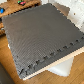 クッションマット　　60ｃｍ　ブラック10枚　ベージュ6枚
