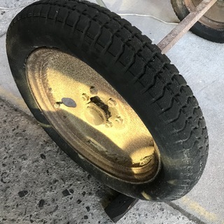 大八車　タイヤ　レトロ　骨董品　アンティークの画像