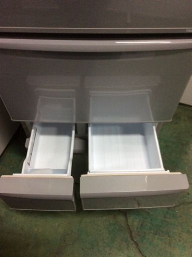 大容量キレイ目★ 5ドア大型冷蔵庫★東芝★2012年製★近隣送料・設置無料★ 鶴見区から発送　♪ ファミリーにオススメ
