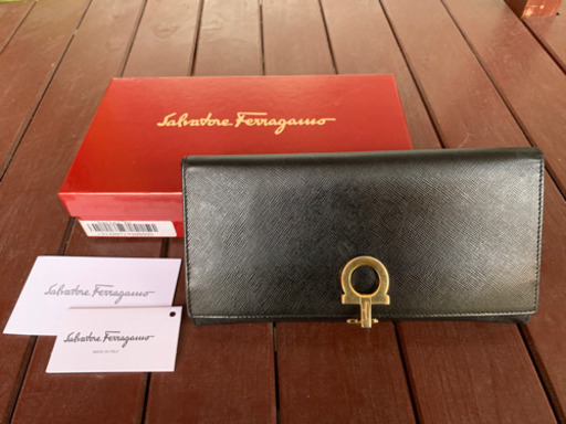フェラガモ　長財布　新品？　本物