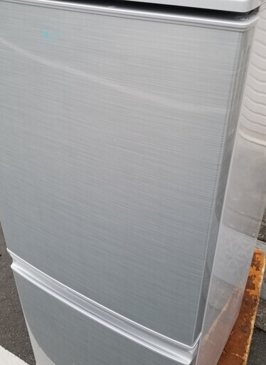 シャープノンフロン冷凍冷蔵庫　SJ-14Y－S　137㍑　2014年製