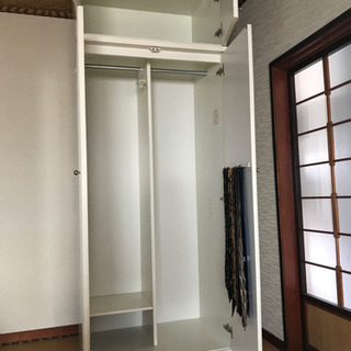大形鏡付きクローゼットの画像