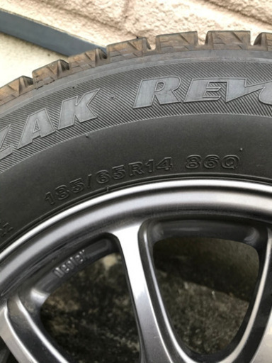 スタッドレスタイヤ