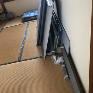 テーブル付き二段ベッドの画像