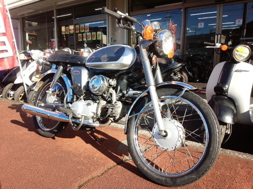 NO.3082　ＹＢ－１ＦＯＵＲ　４サイクルエンジン　クラッチ付４速ミッション車　シルバー＆ブラック　☆彡