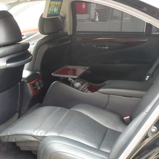★美車★１９年式★レクサス★ＬＳ６００ｈＬ★４人乗り★ＨＤＤナビ＆フルセグＴＶ★黒本革★サンルーフ★Ｆリップ★車検２年１０月の画像