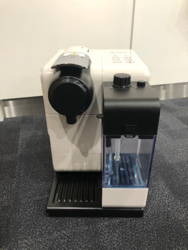 ネスプレッソ コーヒーメーカー F511 WH  引き取り場所江東区千石トランクルーム前