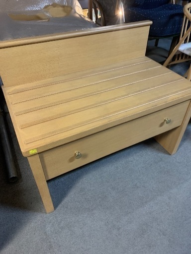 ディスプレイ台　中古　在庫あり
