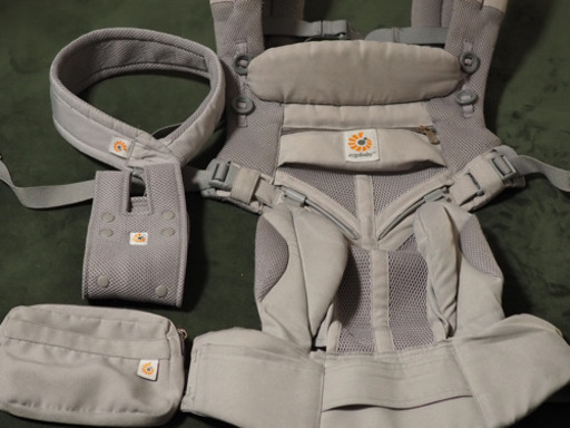 【お譲り先決定】エルゴ　オムニ360クールエア　グレー