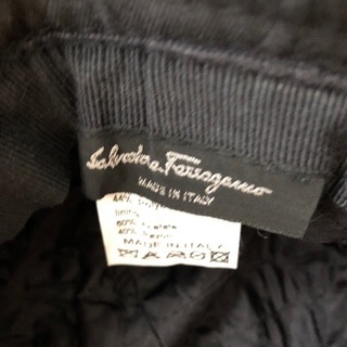 フェラガモSalvatore Ferragamo帽子【収納袋付】の画像