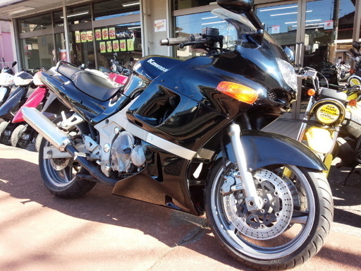 NO.3112　ＺＺＲ４００　Ｎ型　水冷４サイクル１６バルブ４気筒エンジン　ブラック　☆彡