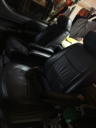 200系ハイエース　ワゴンＧＬ用　2列目キャプテンシート