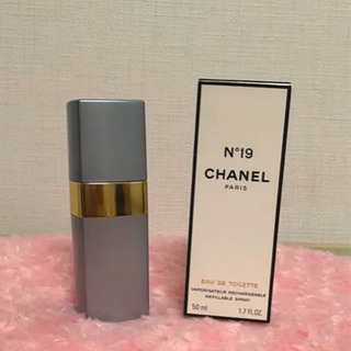 CHANEL 香水 19番の画像