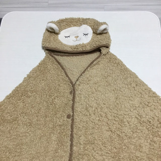 フード付きポンチョ。