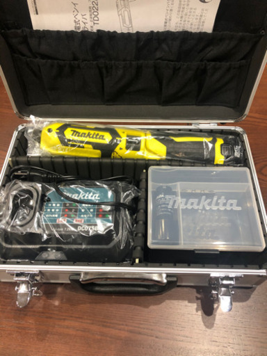 マキタ　インパクトドライバーTD022 オリジナルカラー　新品未使用