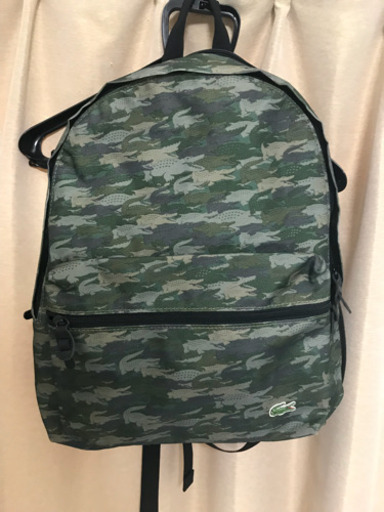 ラコステ　リュック　ワニ迷彩柄