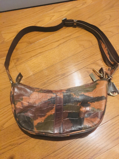 アニアリ 迷彩柄 クロコ型押し ショルダー