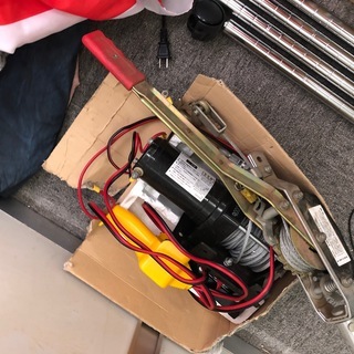 電動ウィンチと手動ウインチ(商談中)