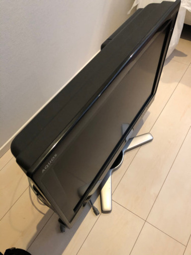 【取引中】まだ使えます！2009年製世界の亀山モデルのテレビ26型