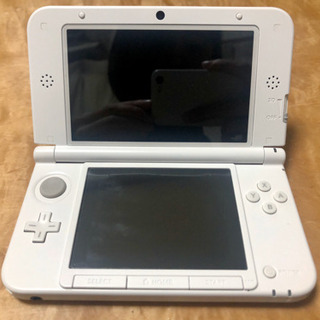 ニンテンドー3DS LL とびだせ どうぶつの森パック(本体+ケース+充電器+カセット3つ) の画像
