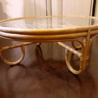 藤？のガラステーブルの画像