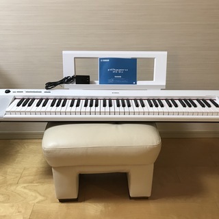 新品に近い！YAMAHA piaggero NP-32WH 電子キーボード　タッチレスポンス機能付き　７６鍵盤