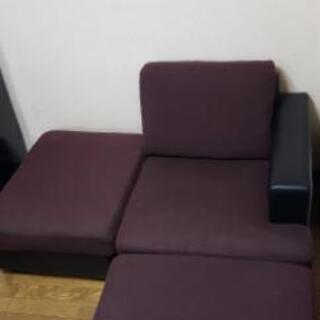 一人用ソファーとオットマン(２つ)