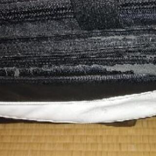 ボウリングバッグ(2個用)とボールの画像